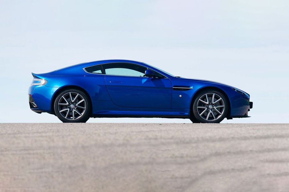 Aston Martin Vantage (2016-2018) Drivers Sideview