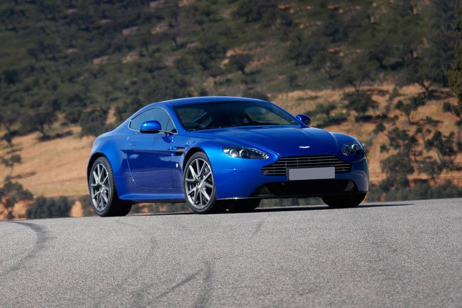 Aston Martin Vantage (2016-2018) Front Cross Side View