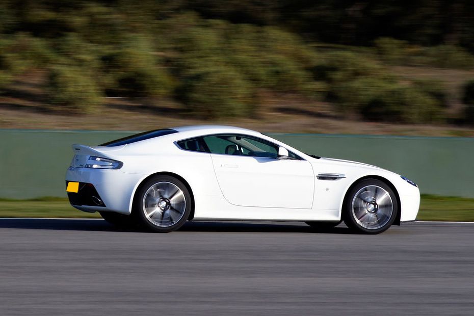 Vantage (2016-2018) Rear Medium Side View