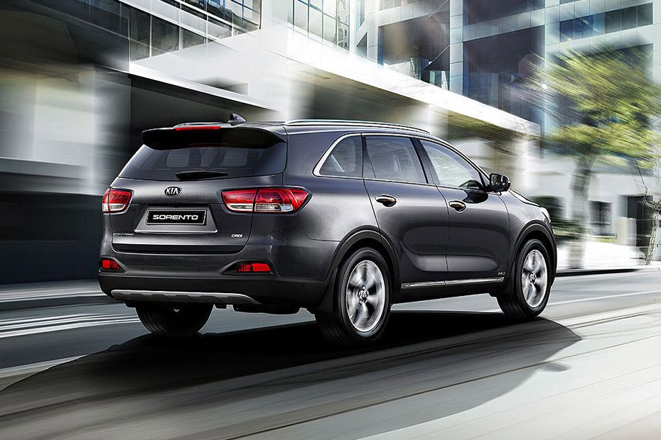 Sorento (2015-2018) Rear angle view Sorento (2015-2018) Rear angle view