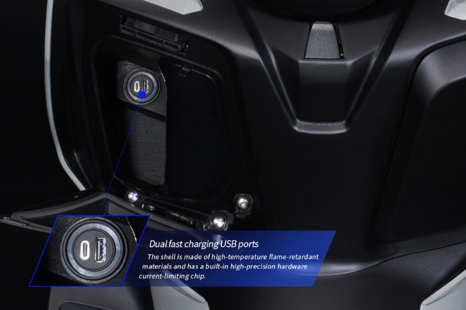 Power outlet Zontes 368D Power outlet Zontes 368D