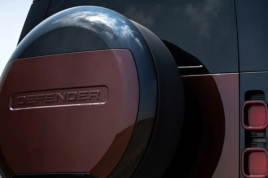 Stepney View of Defender 130