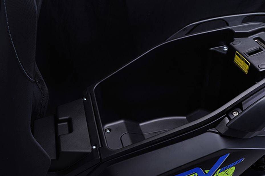 Wmoto XDV 250i Seat Storage Side View Wmoto XDV 250i Seat Storage Side View