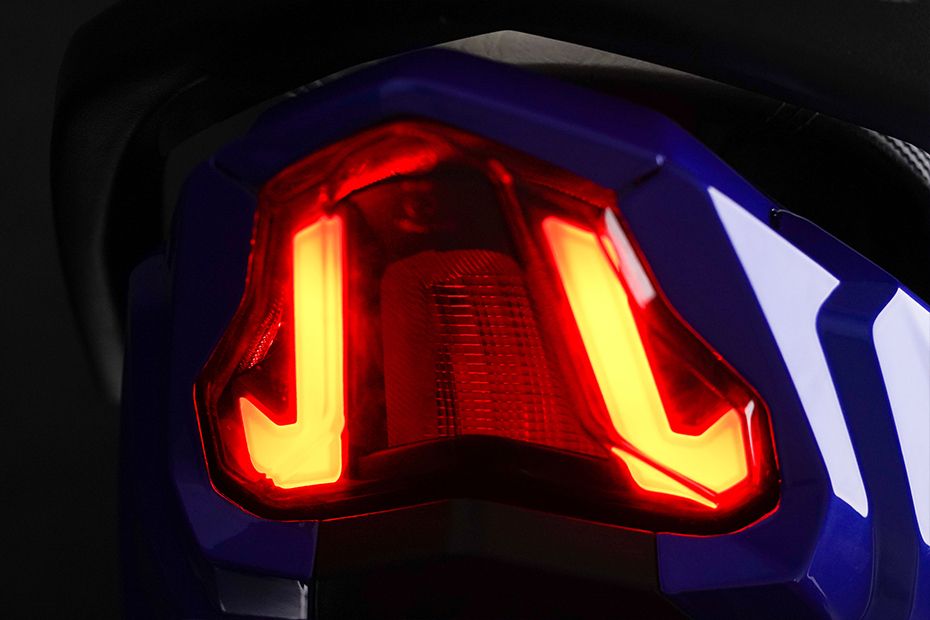 Wmoto SM125i Tail Light View