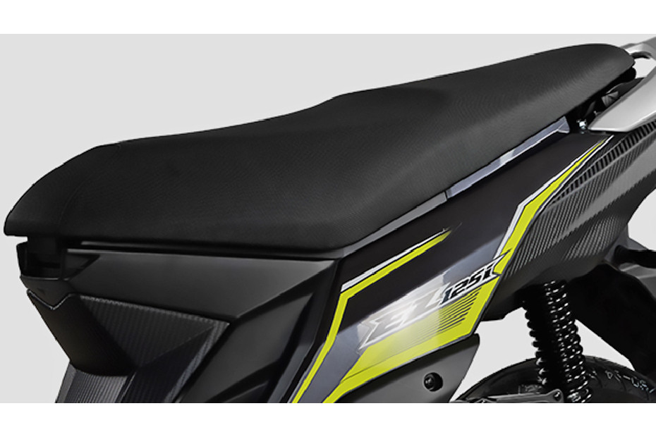 Wmoto EZ125i Rider Seat View Wmoto EZ125i Rider Seat View