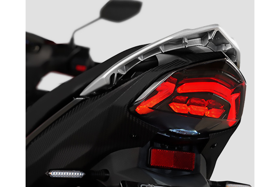 Wmoto EZ125i Tail Light View Wmoto EZ125i Tail Light View