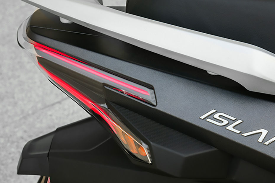 Wmoto Island 150 Tail Light View