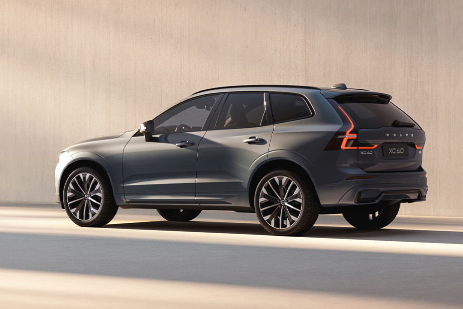 Rear Cross Side View of Volvo XC60