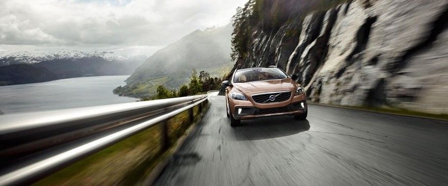 V40 Cross Country Medium Angle Front View V40 Cross Country Medium Angle Front View