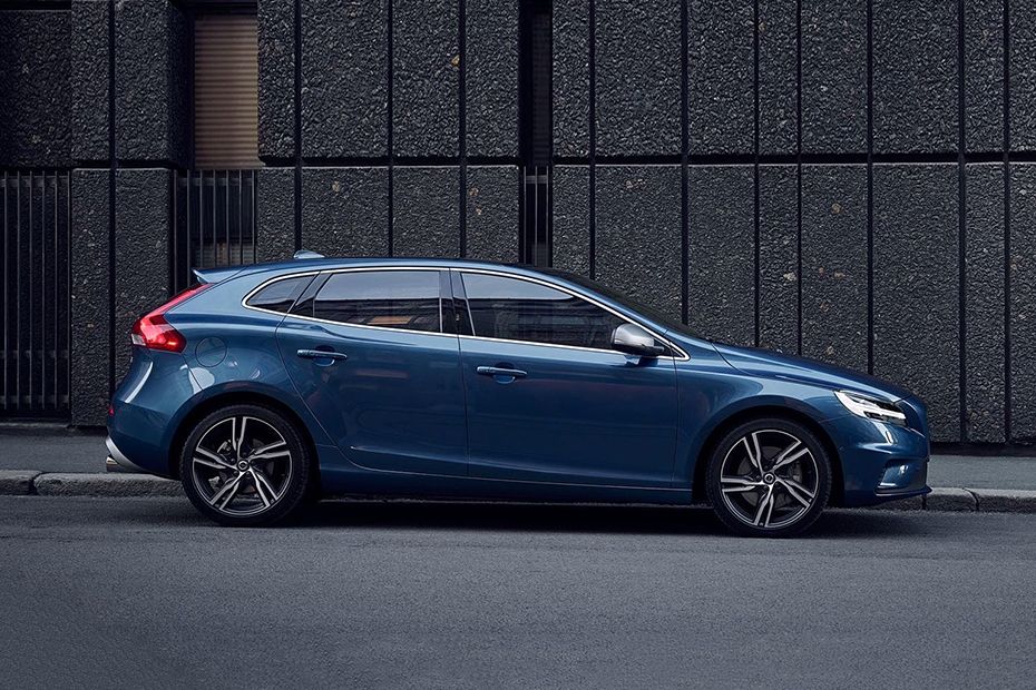 Volvo V40 Drivers Sideview