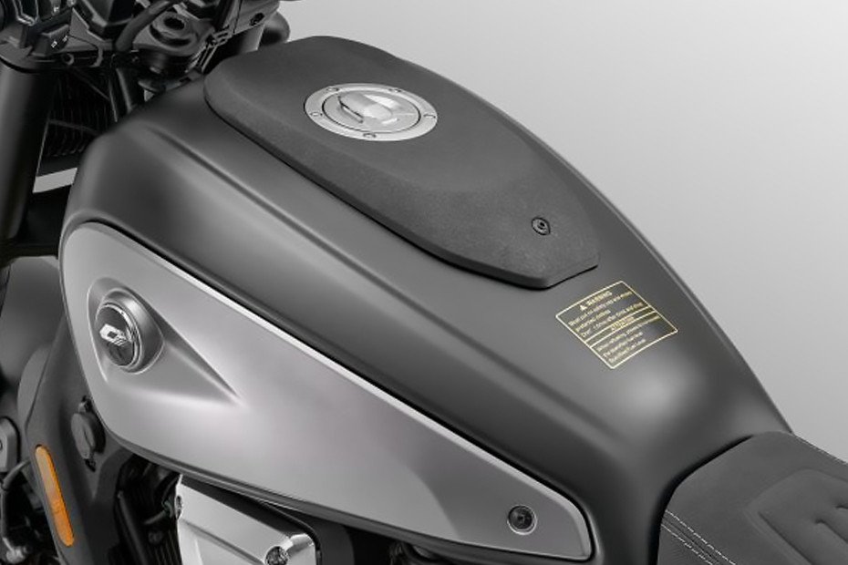 QJ Motor SRV 600V Fuel Tank View QJ Motor SRV 600V Fuel Tank View