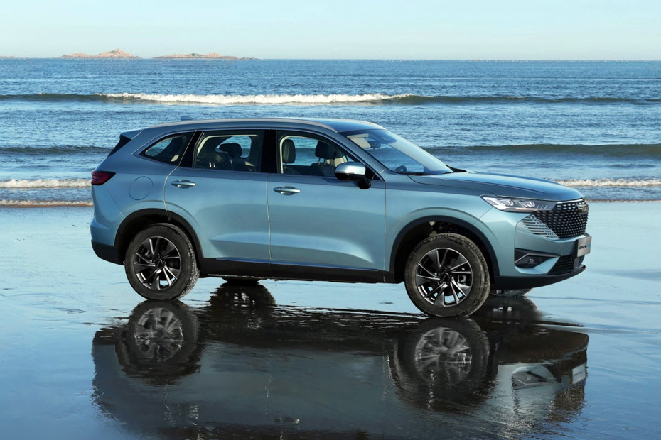 GWM Haval H6 HEV Front Cross Side View