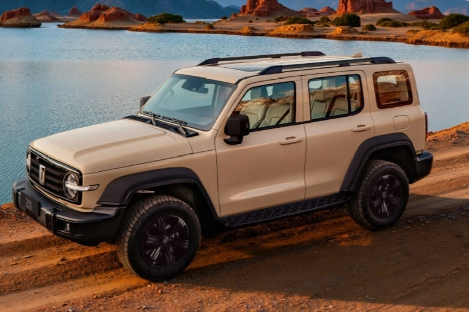 GWM Tank 300 HEV Front Cross Side View