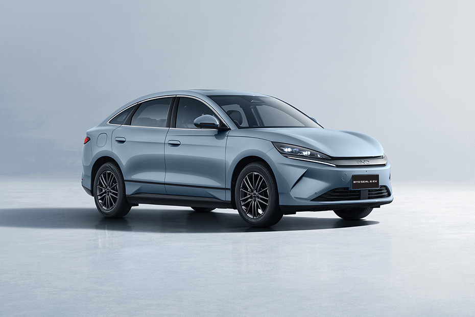 BYD Seal 6 Front Cross Side View