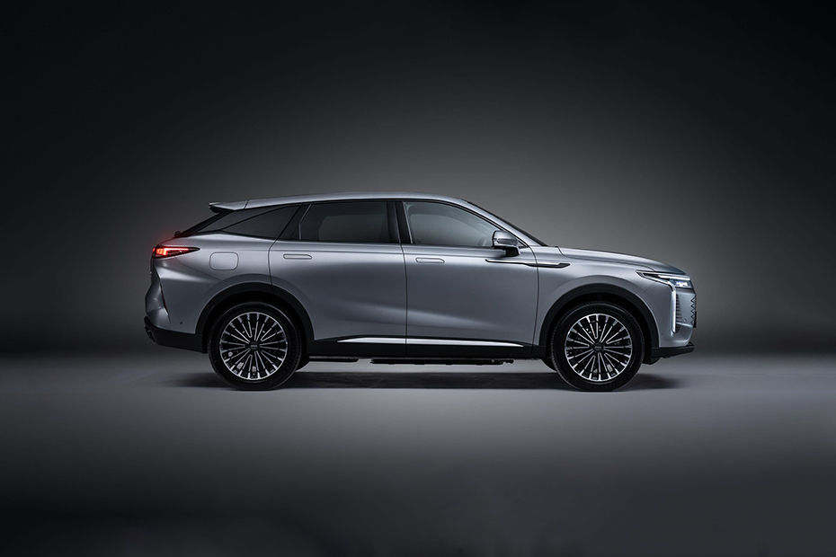 Omoda C9 PHEV Side view