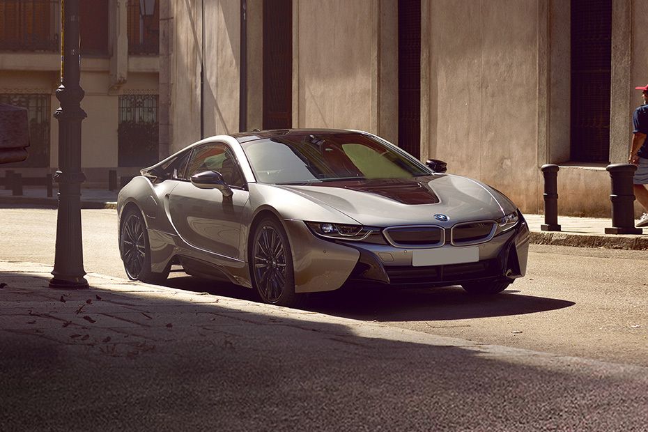 BMW i8 Front Medium View
