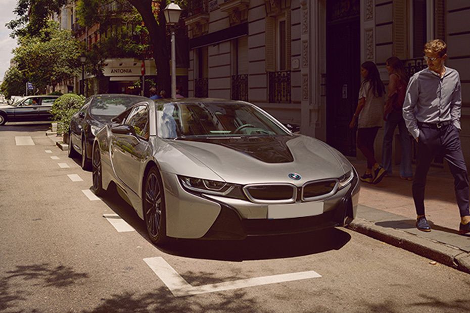 i8 Medium Angle Front View