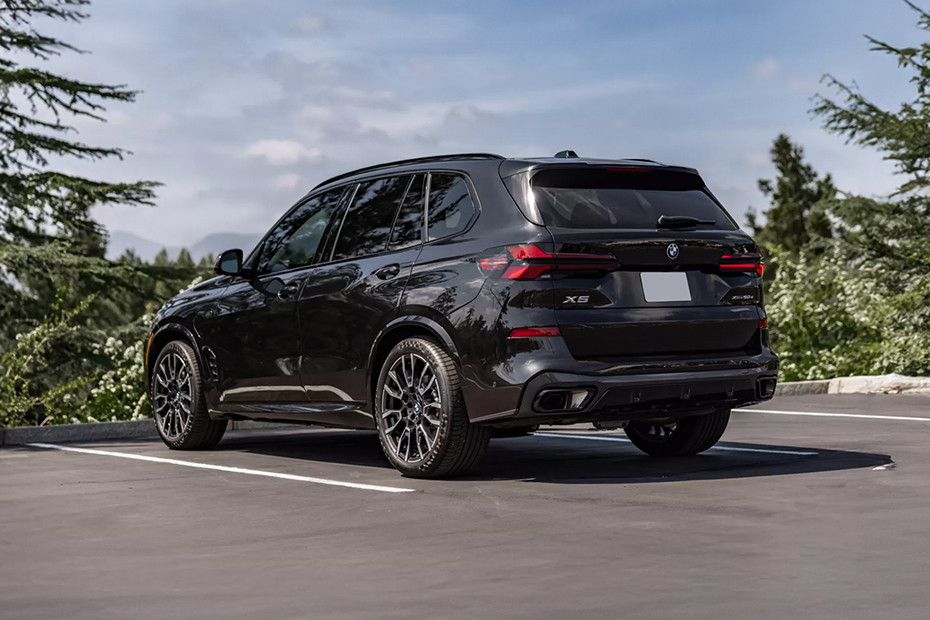 Rear Cross Side View of BMW X5
