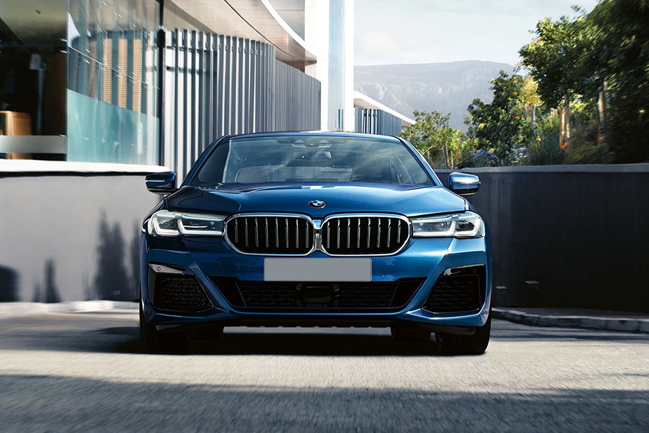Full Front View of 5 Series Sedan 2021 Full Front View of 5 Series Sedan 2021