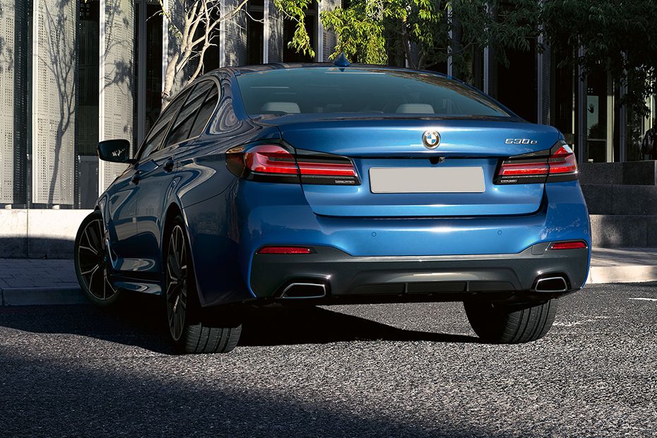 Rear Cross Side View of BMW 5 Series Sedan 2021 Rear Cross Side View of BMW 5 Series Sedan 2021