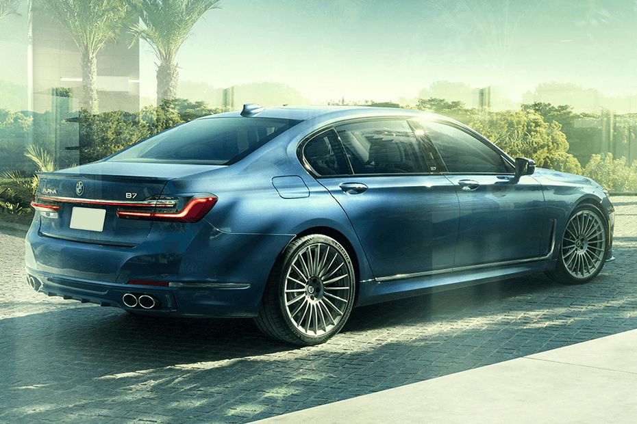 7 Series Sedan 2023 Rear angle view 7 Series Sedan 2023 Rear angle view