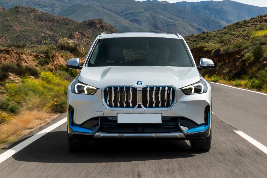 Full Front View of iX1