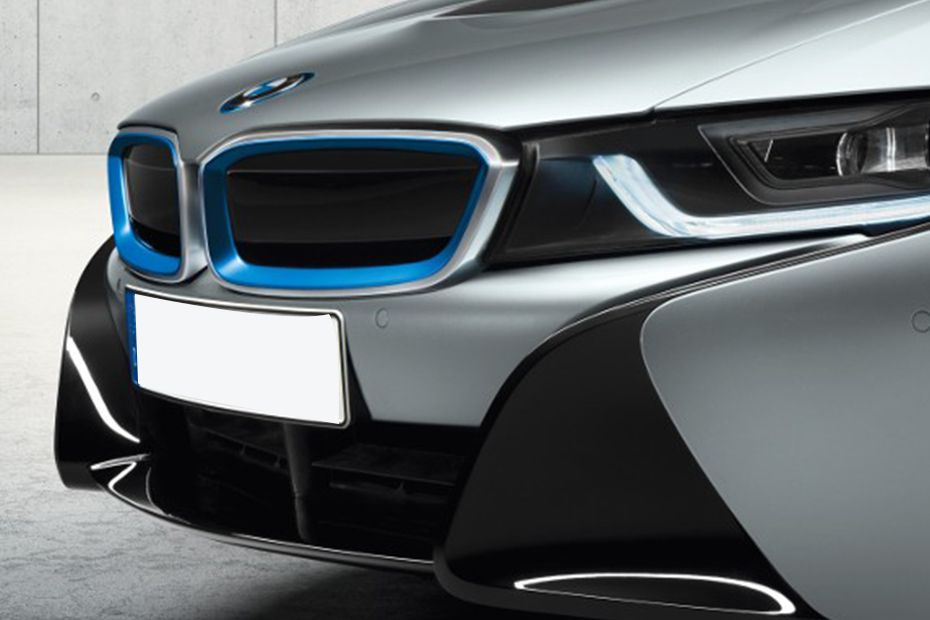 i8 (2015-2018) Grille View i8 (2015-2018) Grille View