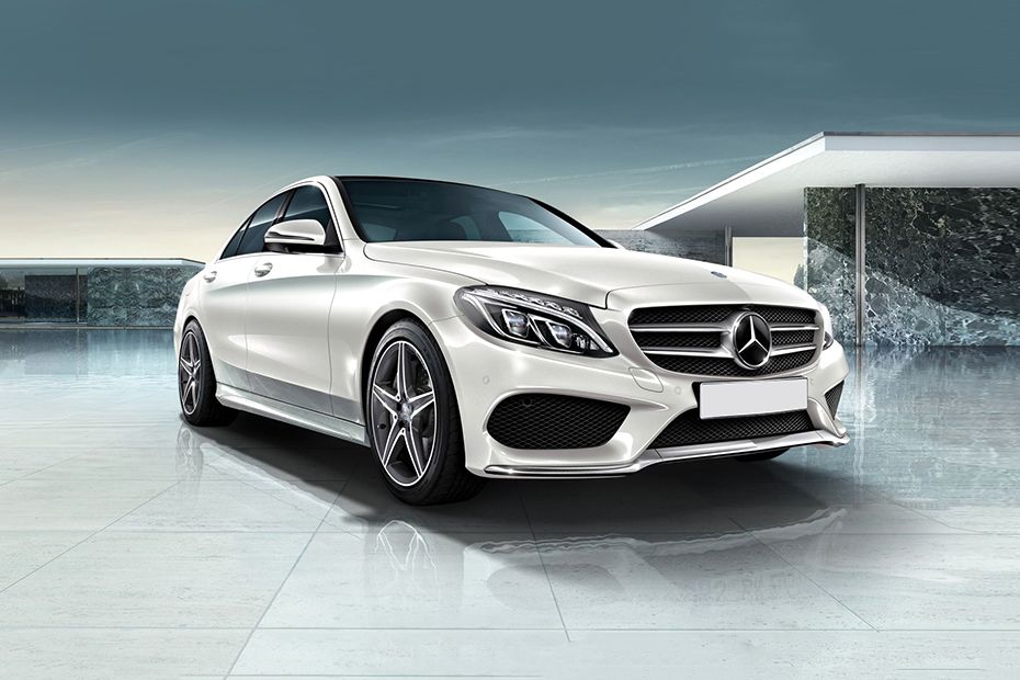 Mercedes Benz C-Class Saloon (2016-2018) Front Cross Side View