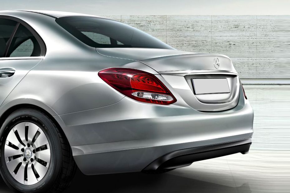 C-Class Saloon (2016-2018) Tail light