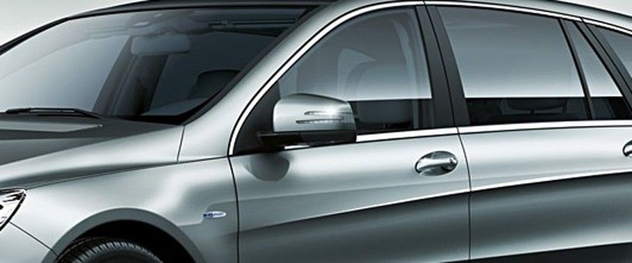 Mercedes Benz R-Class Drivers Side Mirror Front Angle Mercedes Benz R-Class Drivers Side Mirror Front Angle