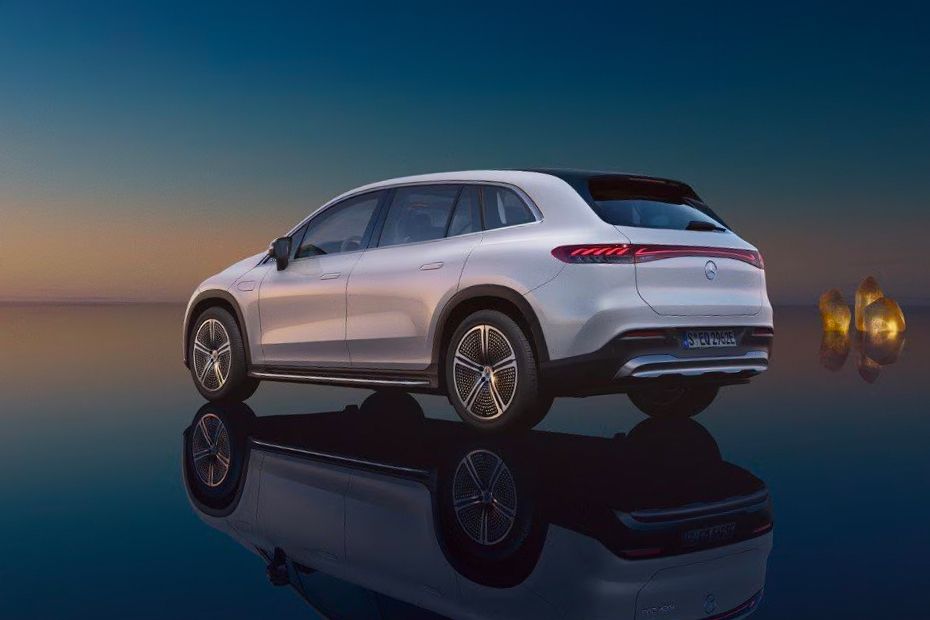 Rear Cross Side View of Mercedes Benz EQS SUV Rear Cross Side View of Mercedes Benz EQS SUV