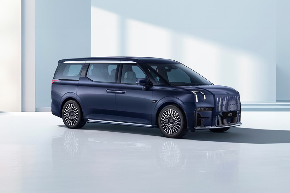 ZEEKR 009 2025 Malaysia