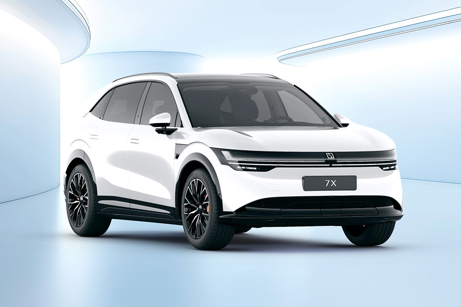 ZEEKR 7X Front Medium View ZEEKR 7X Front Medium View