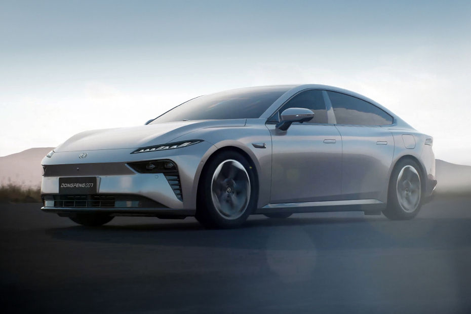 007 Front deep low Angle View