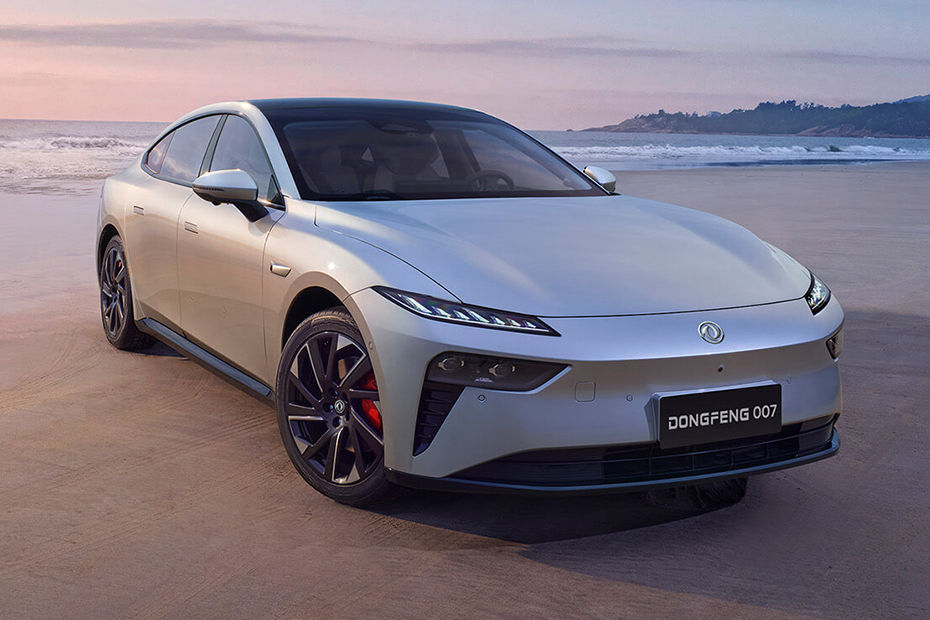 Dongfeng 007 Front Medium View