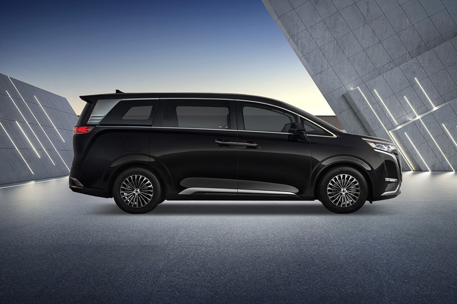 D9 Medium Angle Front View