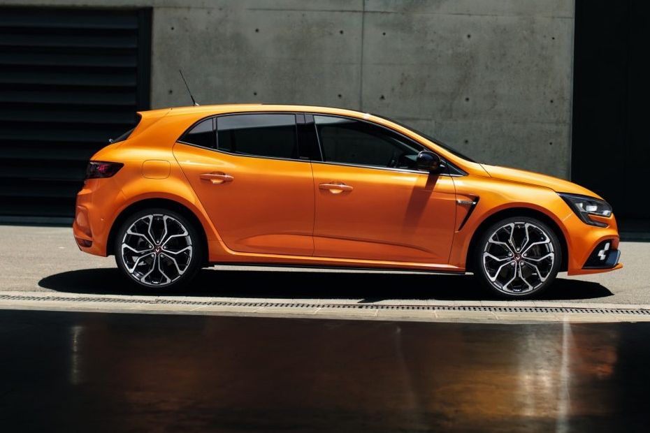 Megane RS Rear Medium Side View Megane RS Rear Medium Side View