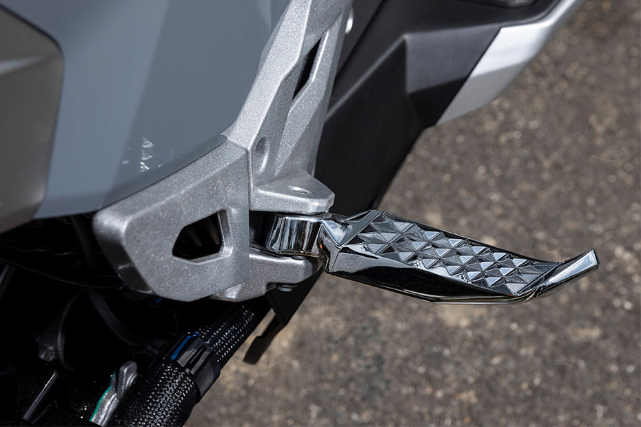 Peugeot XP400 GT Foot Rest View