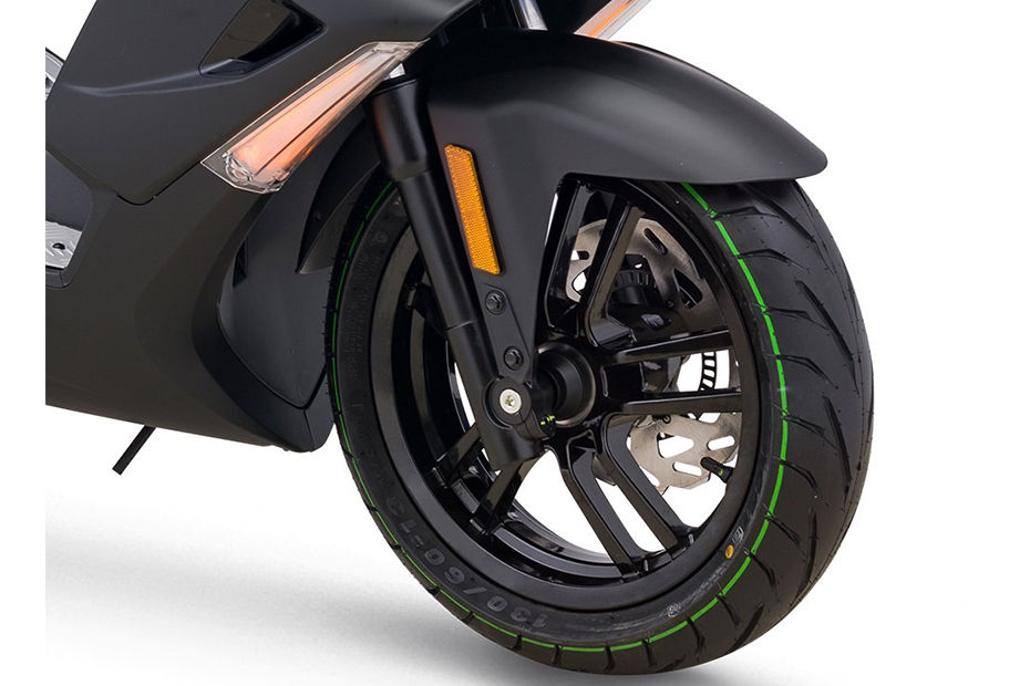 Peugeot Speedfight 4+ Front Tyre View