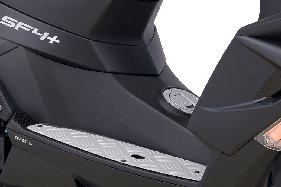 Peugeot Speedfight 4+ Fuel Tank View