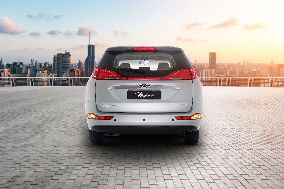 Full Rear View of Chery Maxime Full Rear View of Chery Maxime