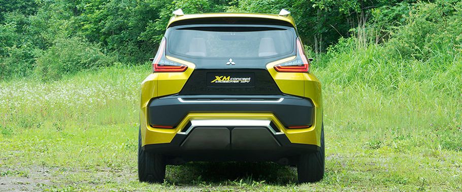 Full Rear View of Mitsubishi XM