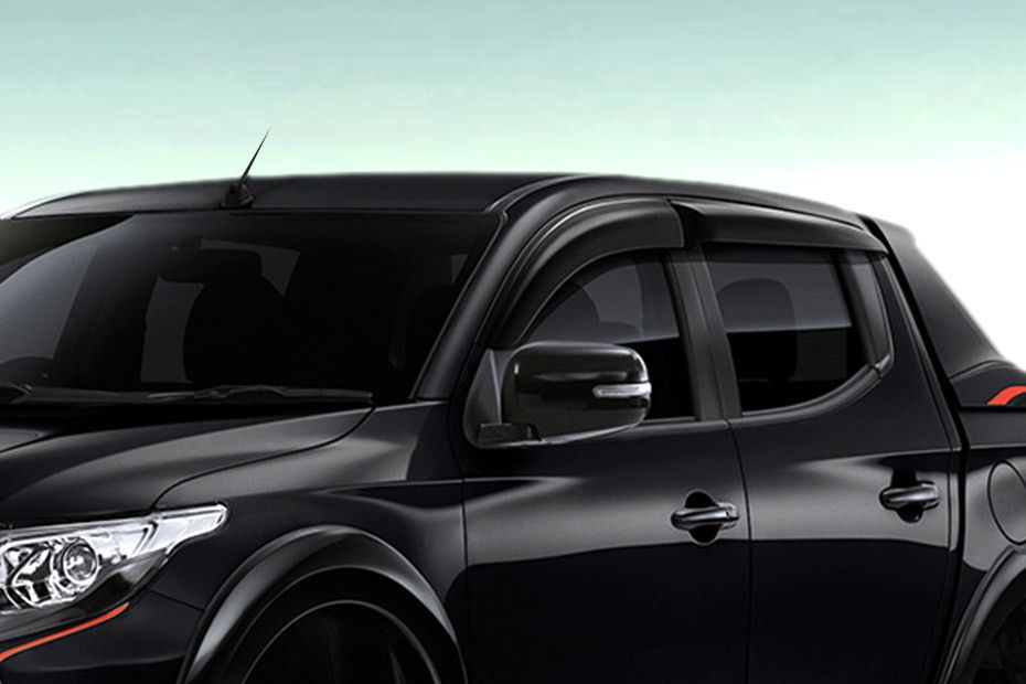 Mitsubishi Triton (2017-2018) Drivers Side Mirror Front Angle