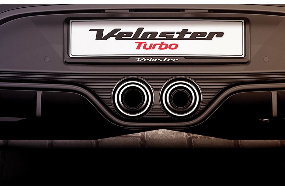Exhaust Pipe of Hyundai Veloster Turbo