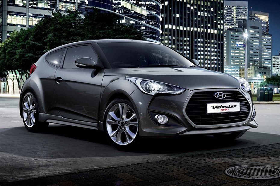 Hyundai Veloster Turbo Front Cross Side View