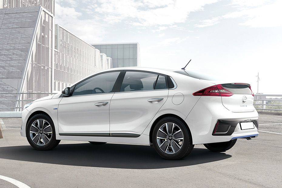 Discontinued Hyundai Ioniq Hybrid Features & Specs | Zigwheels