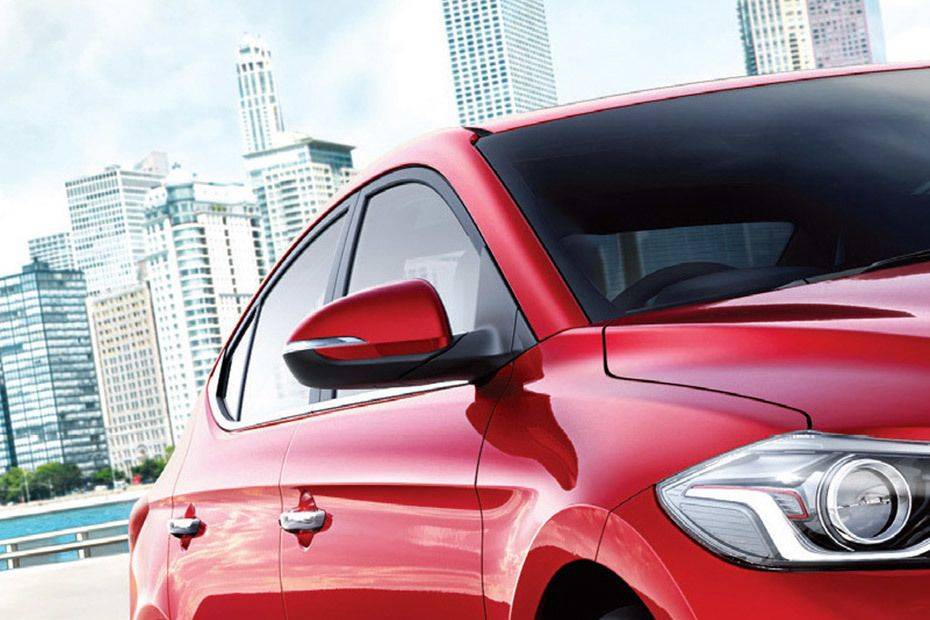 Hyundai Elantra Sport Drivers Side Mirror Front Angle Hyundai Elantra Sport Drivers Side Mirror Front Angle