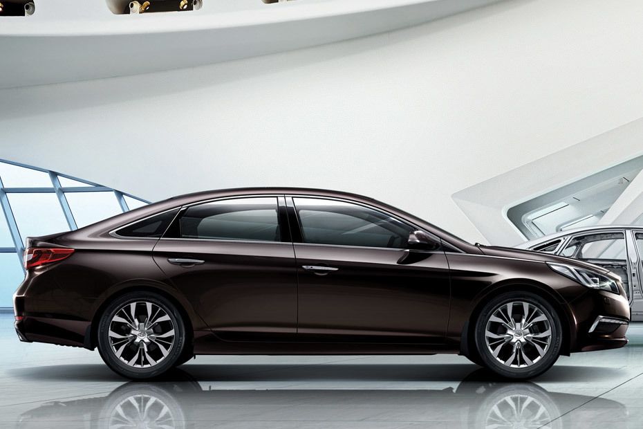 Hyundai Sonata (2014-2019) Drivers Sideview Hyundai Sonata (2014-2019) Drivers Sideview