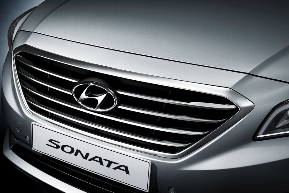 Sonata (2014-2019) Grille View Sonata (2014-2019) Grille View