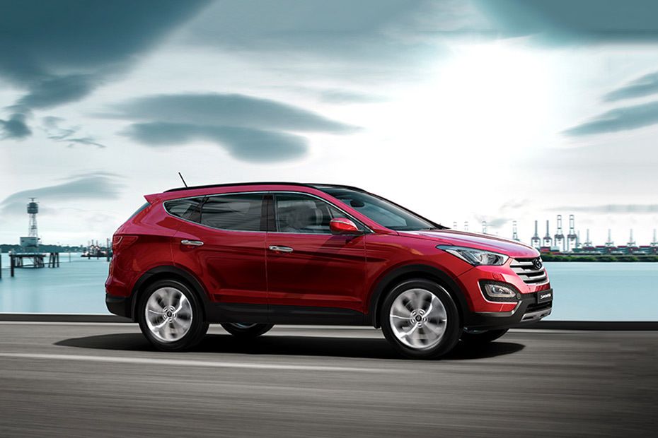 Hyundai Santa Fe (2013-2018) Front Cross Side View Hyundai Santa Fe (2013-2018) Front Cross Side View